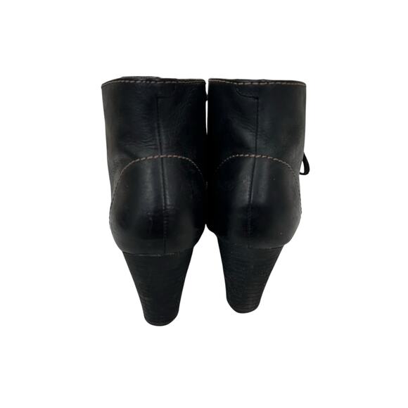 Clarks Bergen Black Leather Heeled Booties Sz 8.5 - Picture 6 of 10